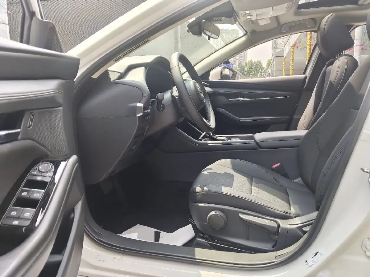 2021 Mazda 3 Axela 2.0L 158HP L4 6AT,autocango,china used car exporter,china ev exporter,chinese used car exporter,chinese used ev exporter