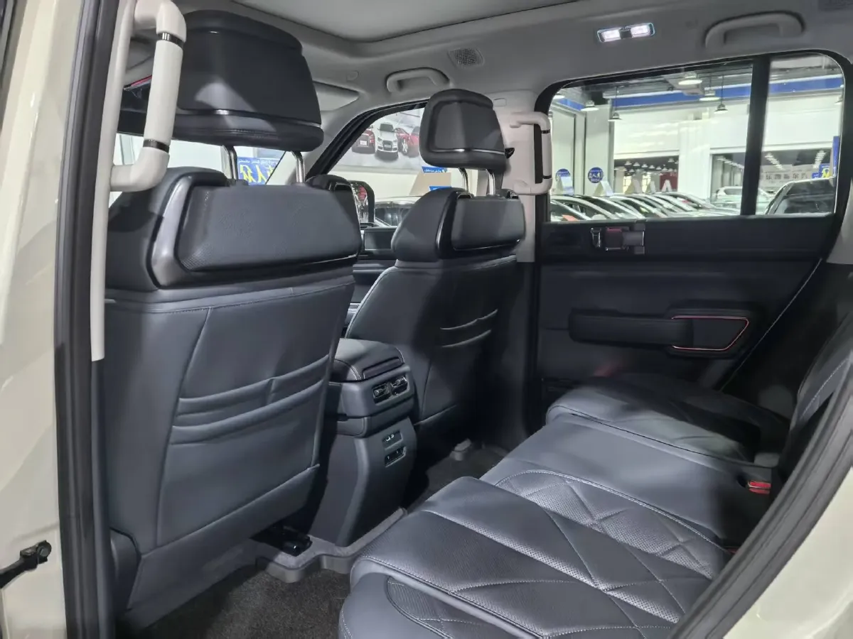 2023 FangChengBao Bao 5 1.5T 194HP L4 E-CVT PHEV 31.8KWH,autocango,china used car exporter,china ev exporter,chinese used car exporter,chinese used ev exporter