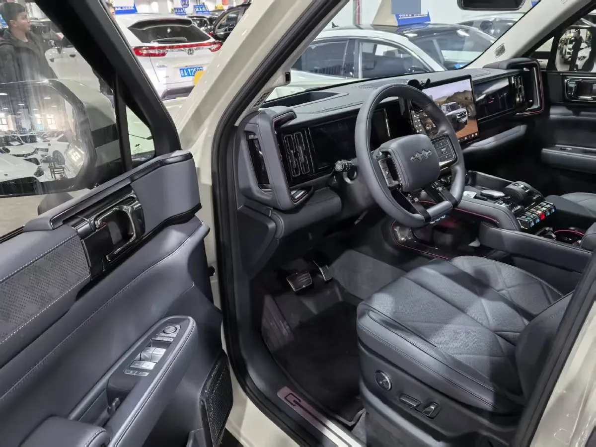 2023 FangChengBao Bao 5 1.5T 194HP L4 E-CVT PHEV 31.8KWH,autocango,china used car exporter,china ev exporter,chinese used car exporter,chinese used ev exporter