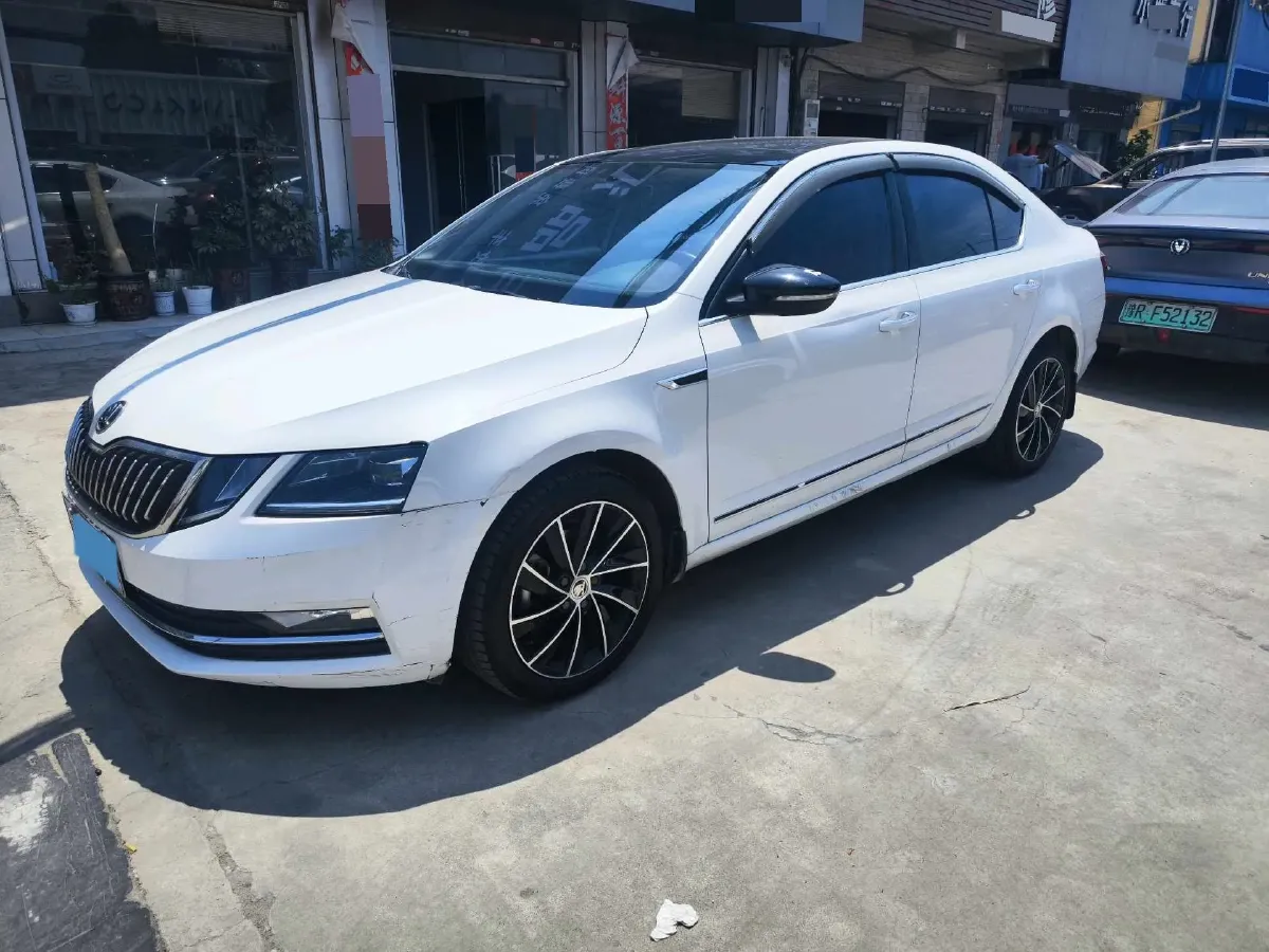 2018 Skoda Octavia 1.4T 150HP L4 7DCT,autocango,china used car exporter,china ev exporter,chinese used car exporter,chinese used ev exporter