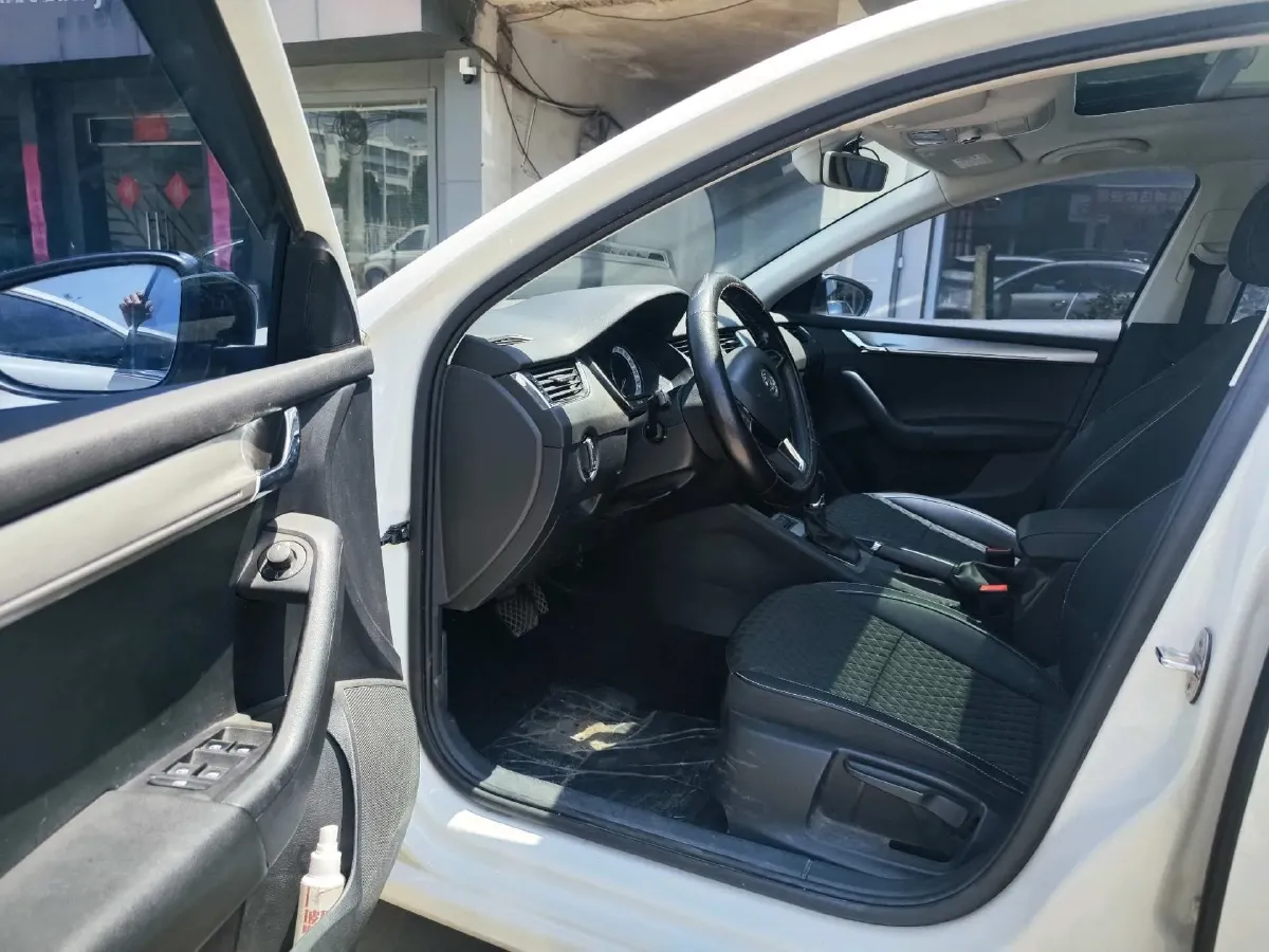 2018 Skoda Octavia 1.4T 150HP L4 7DCT,autocango,china used car exporter,china ev exporter,chinese used car exporter,chinese used ev exporter