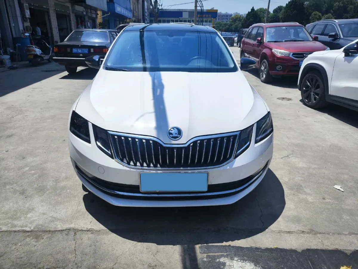 2018 Skoda Octavia 1.4T 150HP L4 7DCT,autocango,china used car exporter,china ev exporter,chinese used car exporter,chinese used ev exporter