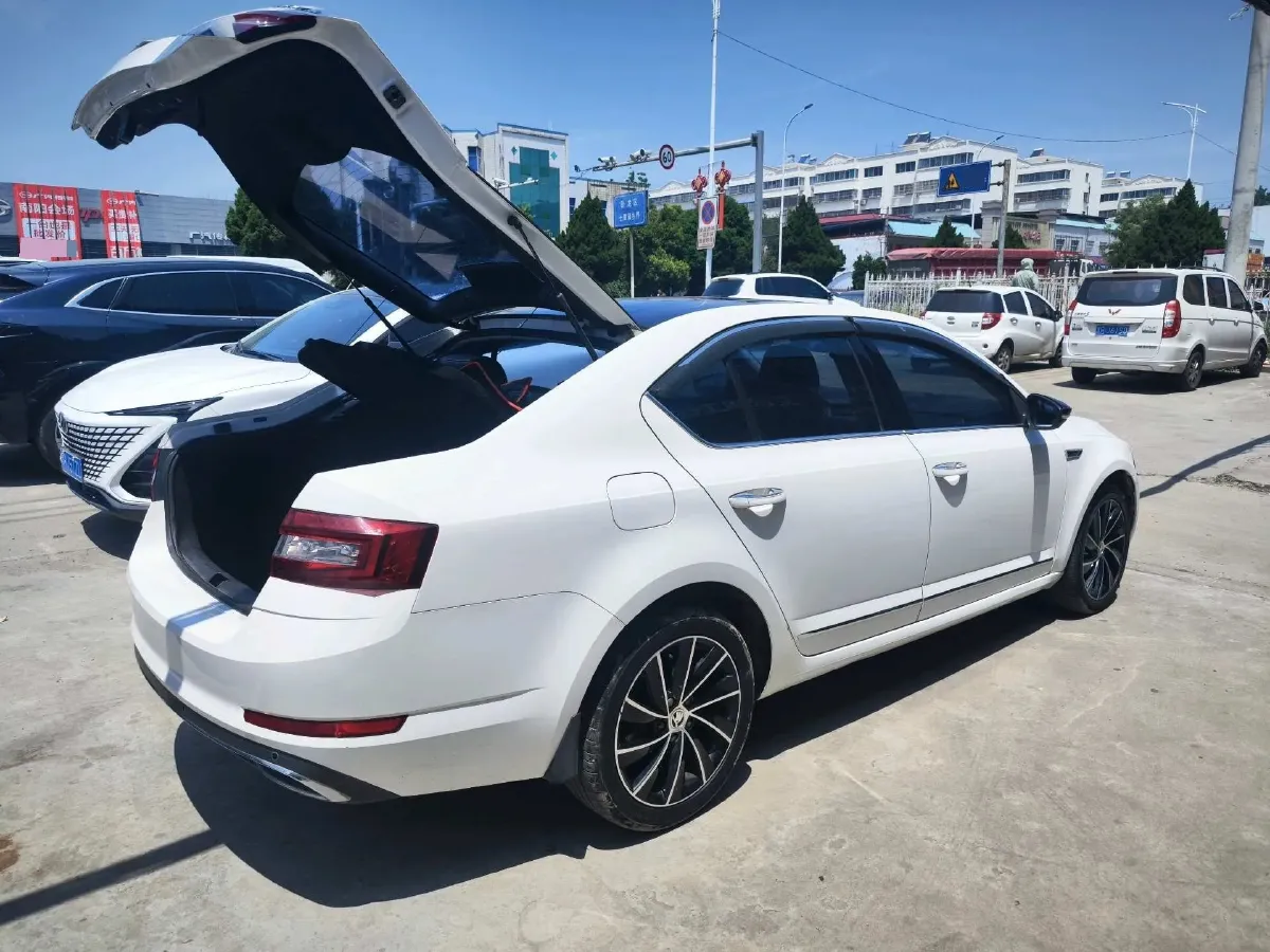 2018 Skoda Octavia 1.4T 150HP L4 7DCT,autocango,china used car exporter,china ev exporter,chinese used car exporter,chinese used ev exporter
