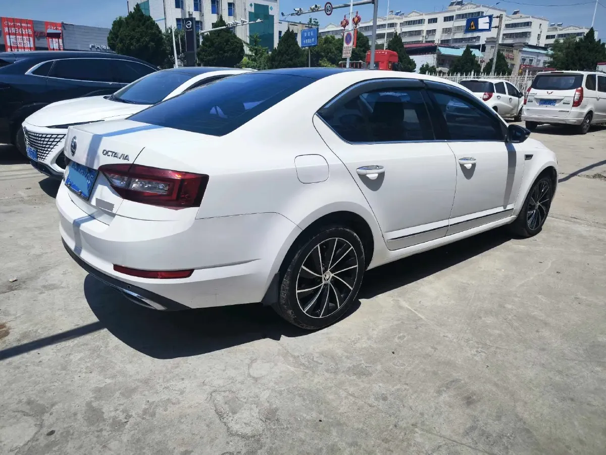 2018 Skoda Octavia 1.4T 150HP L4 7DCT,autocango,china used car exporter,china ev exporter,chinese used car exporter,chinese used ev exporter