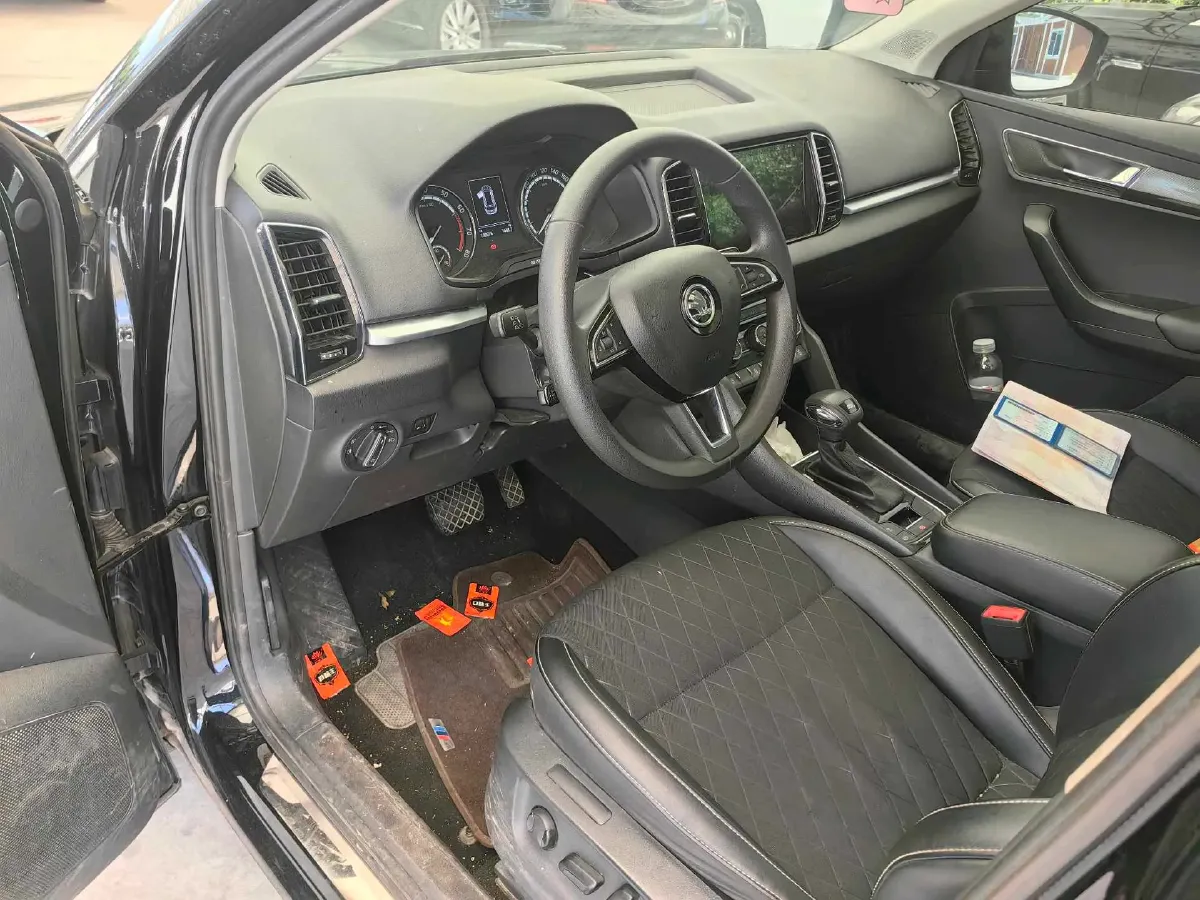 2020 Skoda Karoq 1.4T 150HP L4 7DCT,autocango,china used car exporter,china ev exporter,chinese used car exporter,chinese used ev exporter