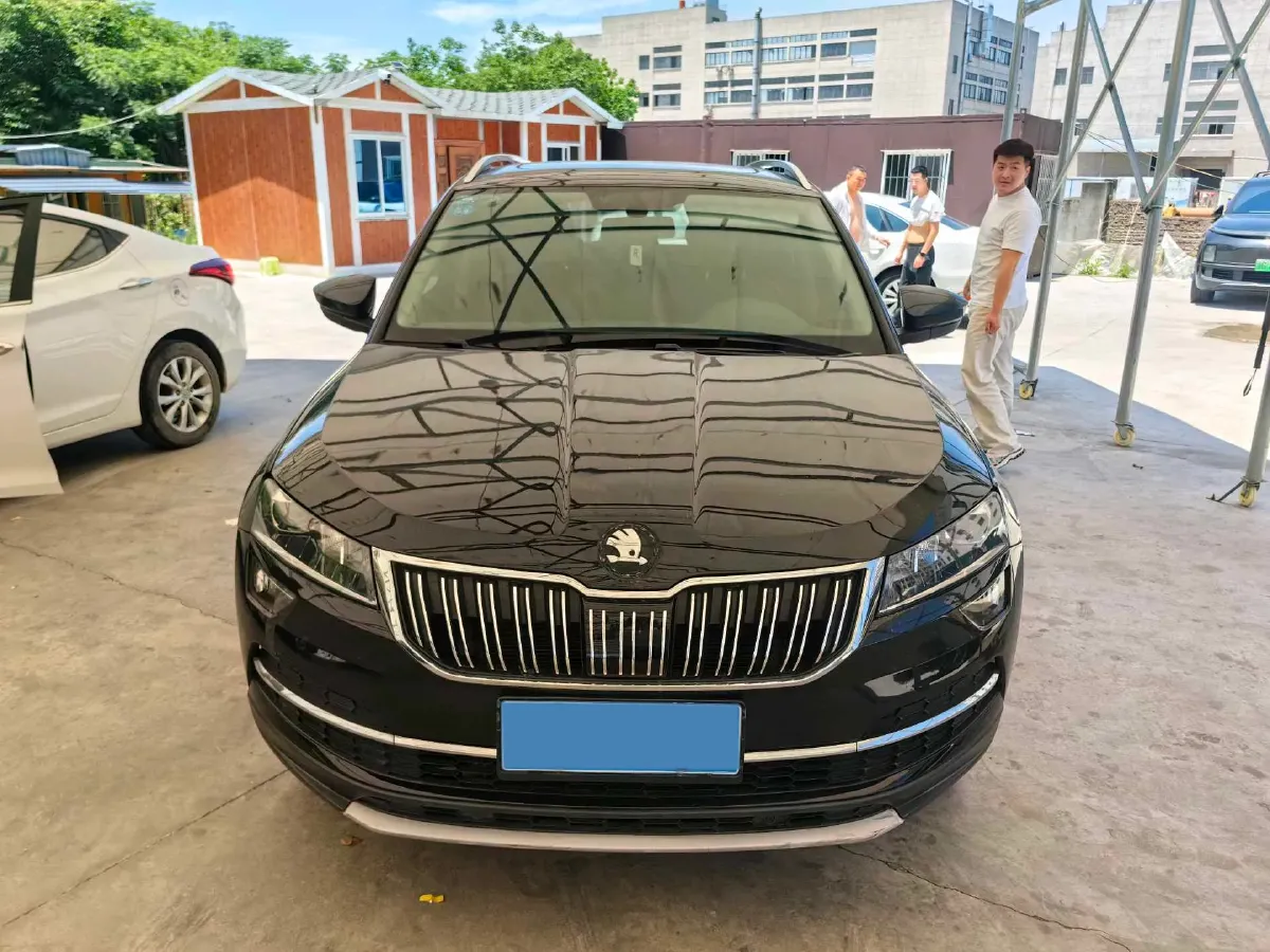 2020 Skoda Karoq 1.4T 150HP L4 7DCT,autocango,china used car exporter,china ev exporter,chinese used car exporter,chinese used ev exporter