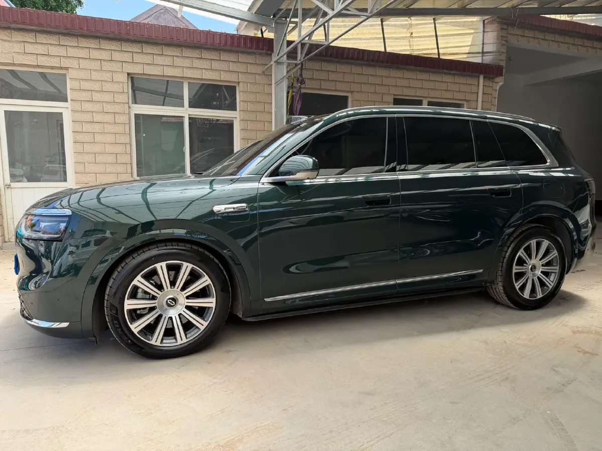2025 AITO AITO M8 REEV 160HP REEV 53.4KWH,autocango,china used car exporter,china ev exporter,chinese used car exporter,chinese used ev exporter