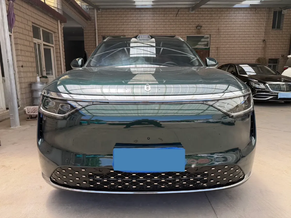 2025 AITO AITO M8 REEV 160HP REEV 53.4KWH,autocango,china used car exporter,china ev exporter,chinese used car exporter,chinese used ev exporter