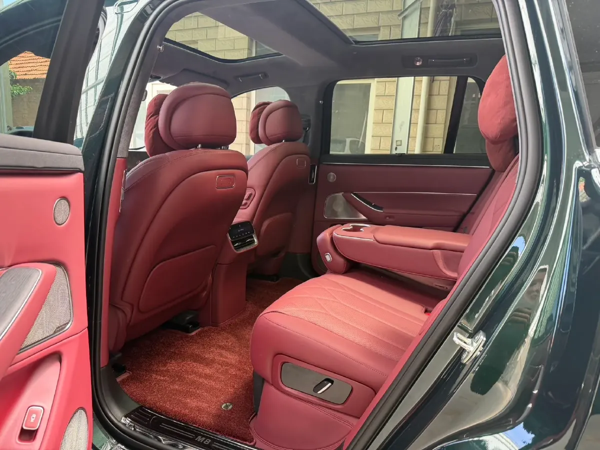 2025 AITO AITO M8 REEV 160HP REEV 53.4KWH,autocango,china used car exporter,china ev exporter,chinese used car exporter,chinese used ev exporter