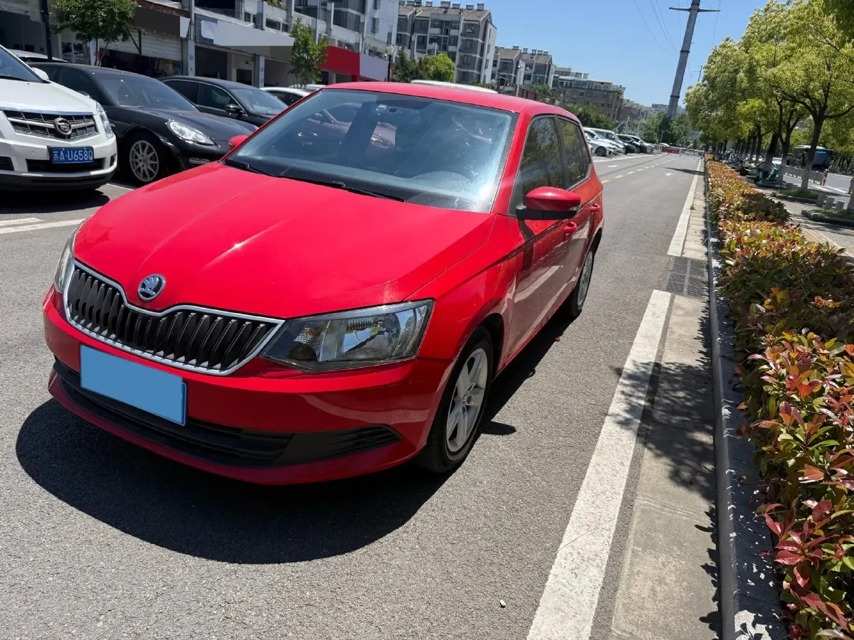 2017 Skoda Fabia 1.4L 90HP L4 6AT,autocango,china used car exporter,china ev exporter,chinese used car exporter,chinese used ev exporter