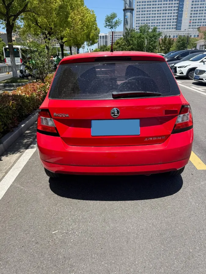 2017 Skoda Fabia 1.4L 90HP L4 6AT,autocango,china used car exporter,china ev exporter,chinese used car exporter,chinese used ev exporter