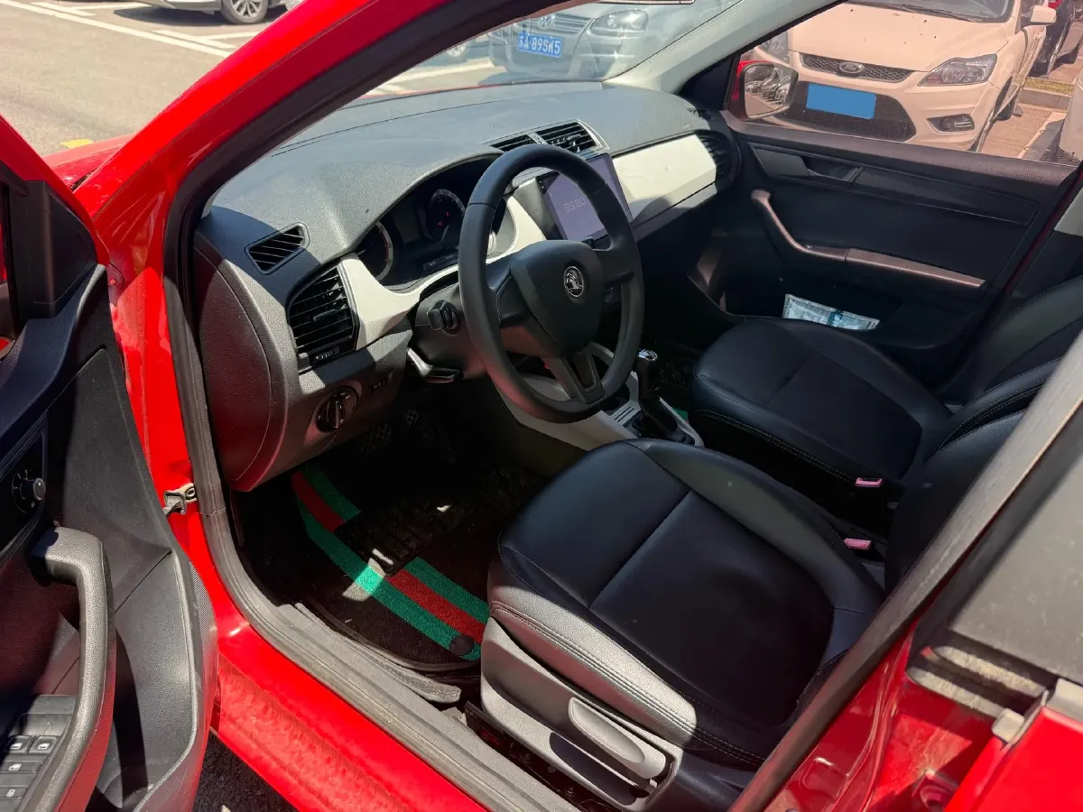 2017 Skoda Fabia 1.4L 90HP L4 6AT,autocango,china used car exporter,china ev exporter,chinese used car exporter,chinese used ev exporter