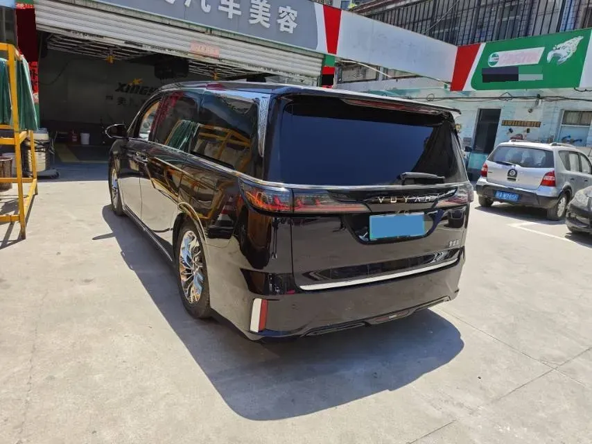 2022 Voyah Dream 1.5T 136HP L4 PHEV 25.57KWH,autocango,china used car exporter,china ev exporter,chinese used car exporter,chinese used ev exporter