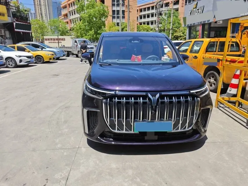 2022 Voyah Dream 1.5T 136HP L4 PHEV 25.57KWH,autocango,china used car exporter,china ev exporter,chinese used car exporter,chinese used ev exporter