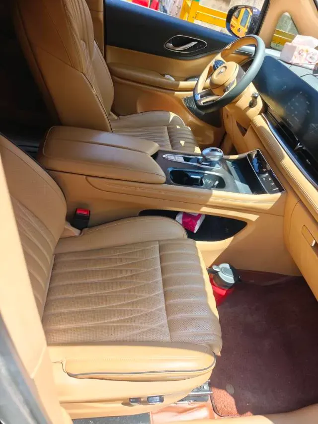 2022 Voyah Dream 1.5T 136HP L4 PHEV 25.57KWH,autocango,china used car exporter,china ev exporter,chinese used car exporter,chinese used ev exporter