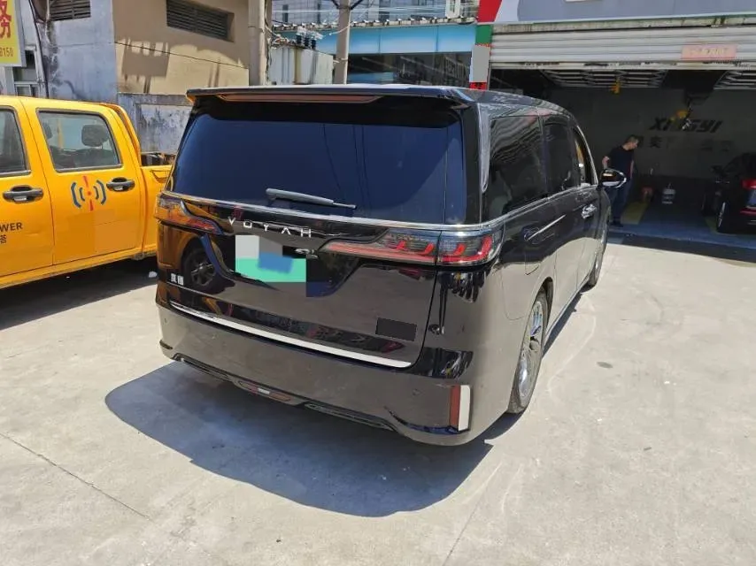 2022 Voyah Dream 1.5T 136HP L4 PHEV 25.57KWH,autocango,china used car exporter,china ev exporter,chinese used car exporter,chinese used ev exporter