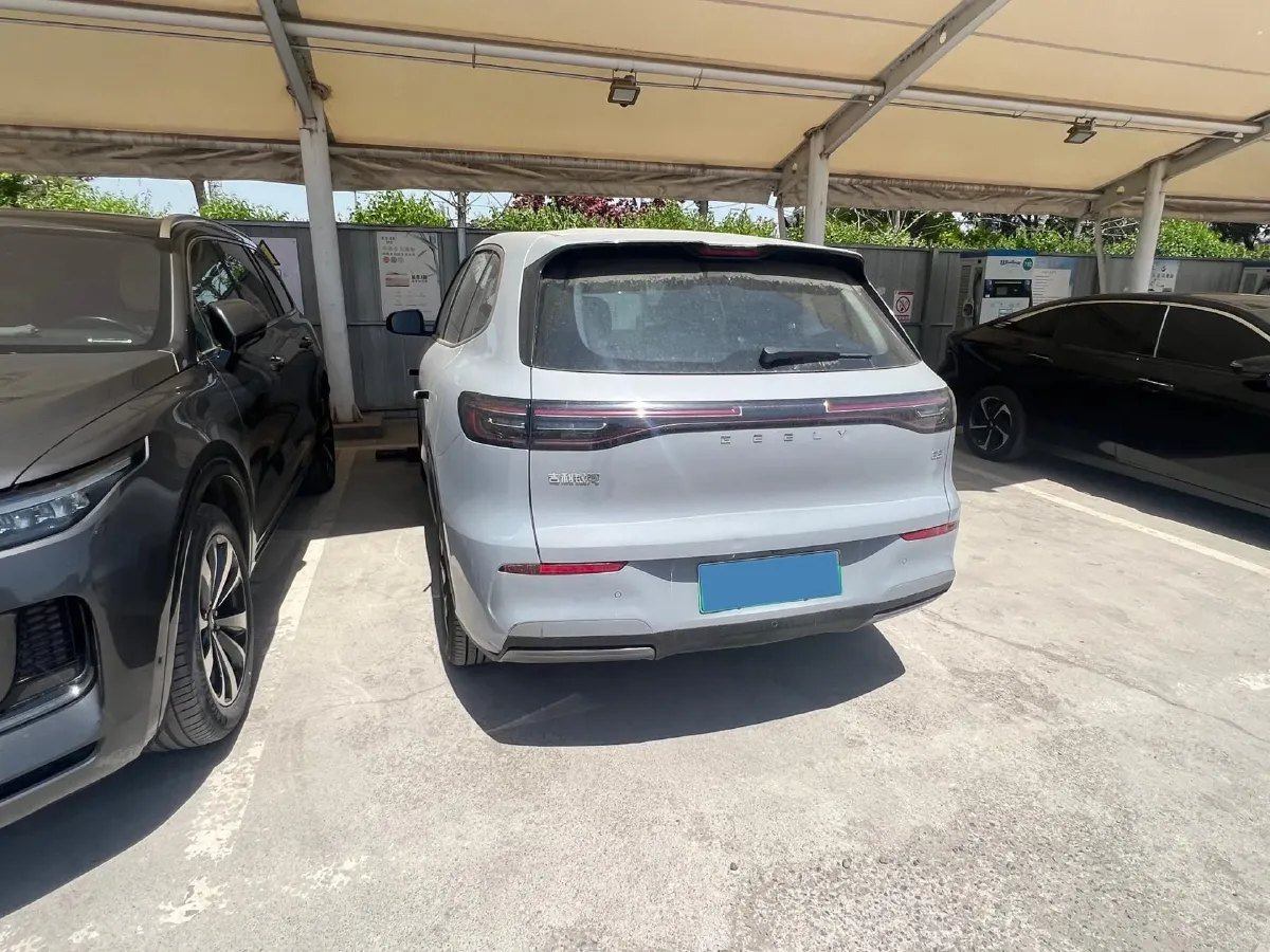 2024 Geely Emgrand L HiP 1.5T 181HP L4 3DHT PHEV 15.5KWH,autocango,china used car exporter,china ev exporter,chinese used car exporter,chinese used ev exporter