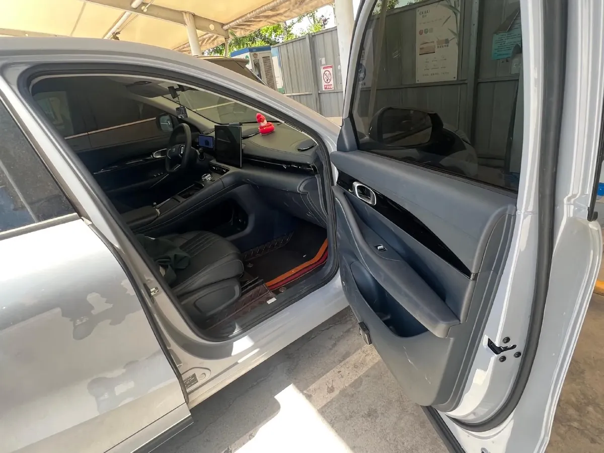 2024 Geely Emgrand L HiP 1.5T 181HP L4 3DHT PHEV 15.5KWH,autocango,china used car exporter,china ev exporter,chinese used car exporter,chinese used ev exporter