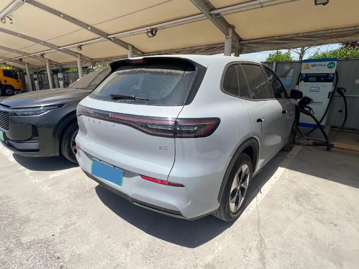 2024 Geely Emgrand L HiP 1.5T 181HP L4 3DHT PHEV 15.5KWH,autocango,china used car exporter,china ev exporter,chinese used car exporter,chinese used ev exporter