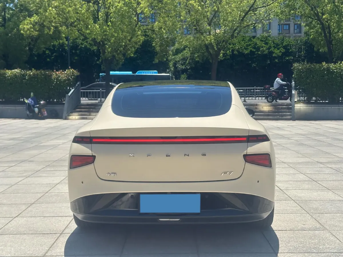2020 Xpeng P7 BEV 70.8KWH,autocango,china used car exporter,china ev exporter,chinese used car exporter,chinese used ev exporter