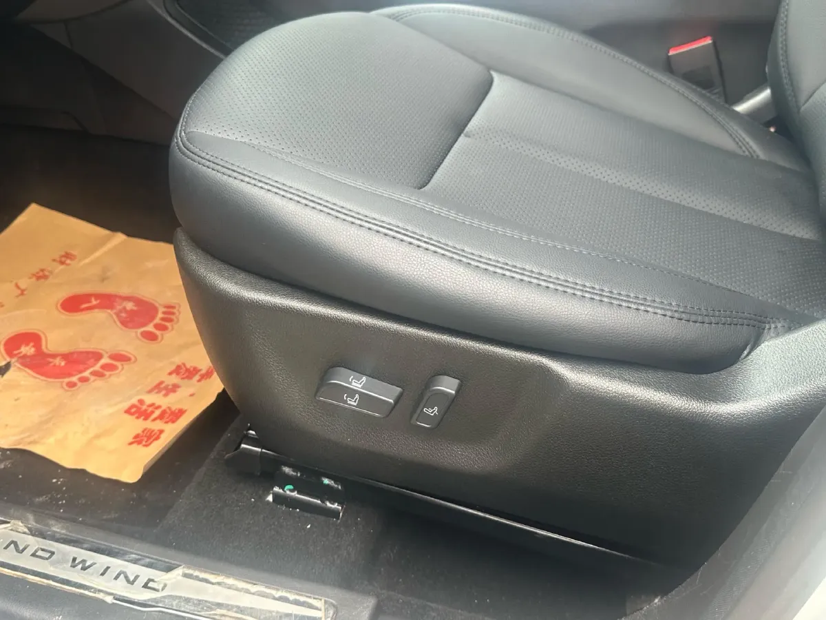 2018 Landwind X7 1.5T 163HP L4 8AT,autocango,china used car exporter,china ev exporter,chinese used car exporter,chinese used ev exporter