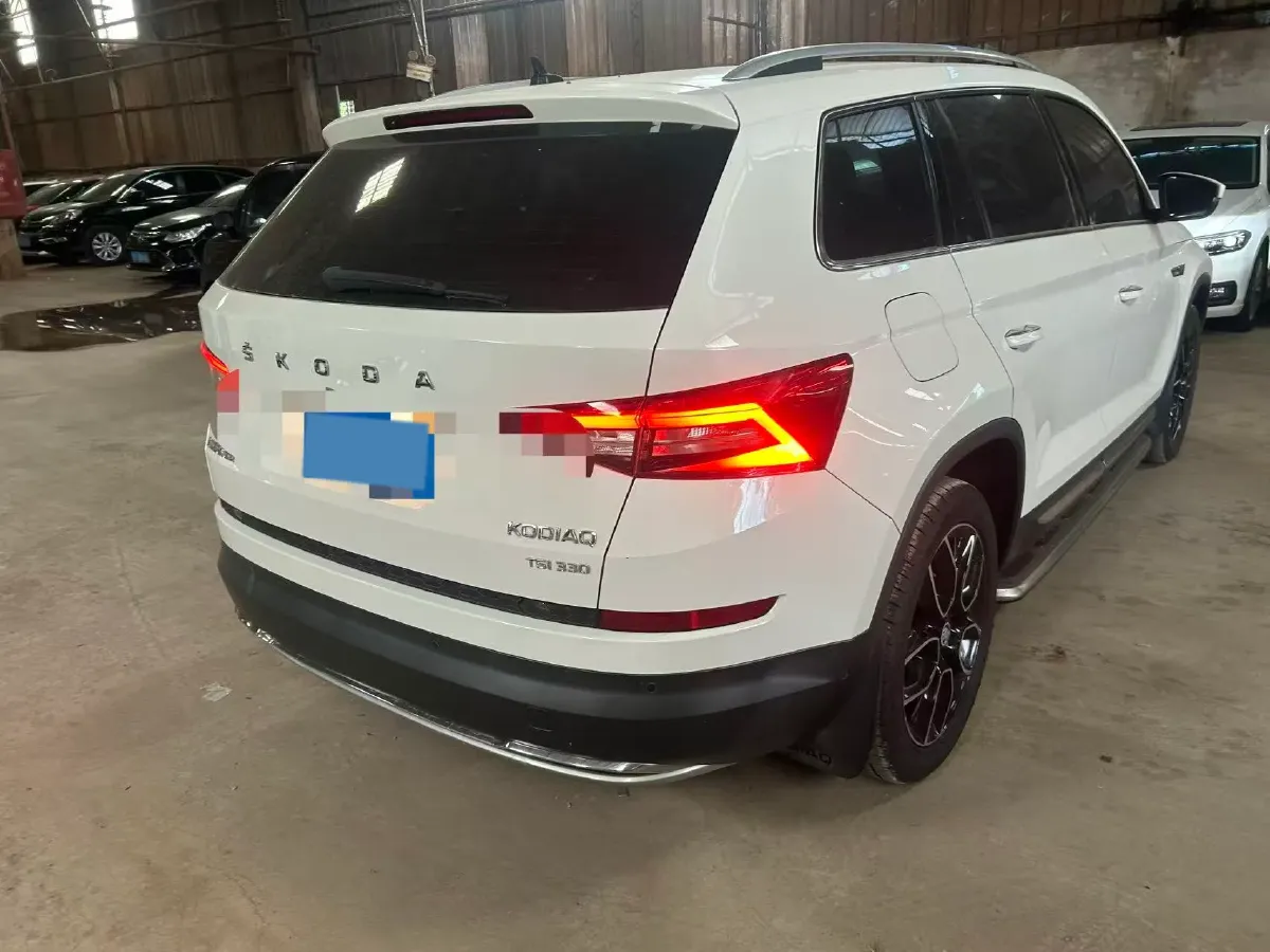 2019 Skoda Superb 2.0T 220HP L4 7DCT,autocango,china used car exporter,china ev exporter,chinese used car exporter,chinese used ev exporter