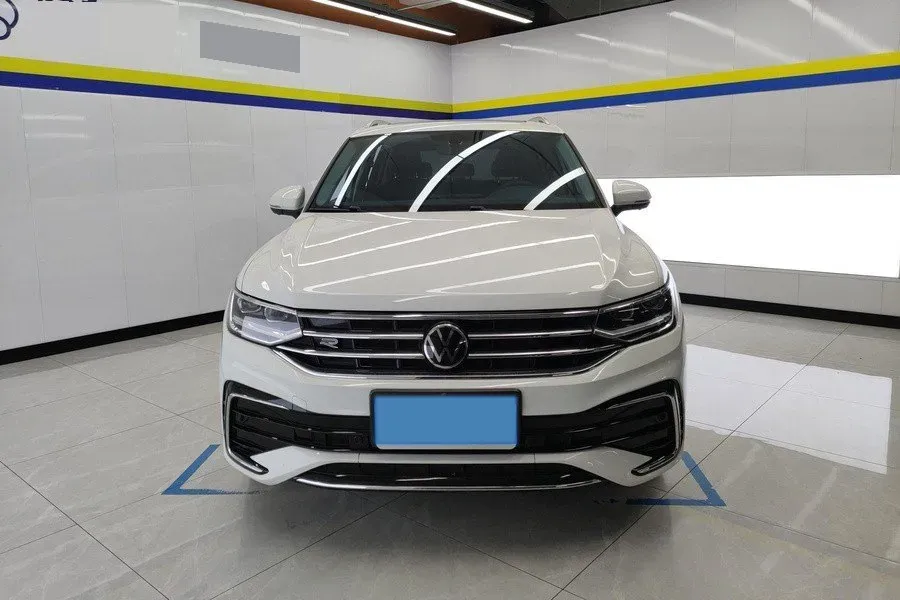 2024 Volkswagen Tiguan L 2.0T 186HP L4 7DCT,autocango,china used car exporter,china ev exporter,chinese used car exporter,chinese used ev exporter