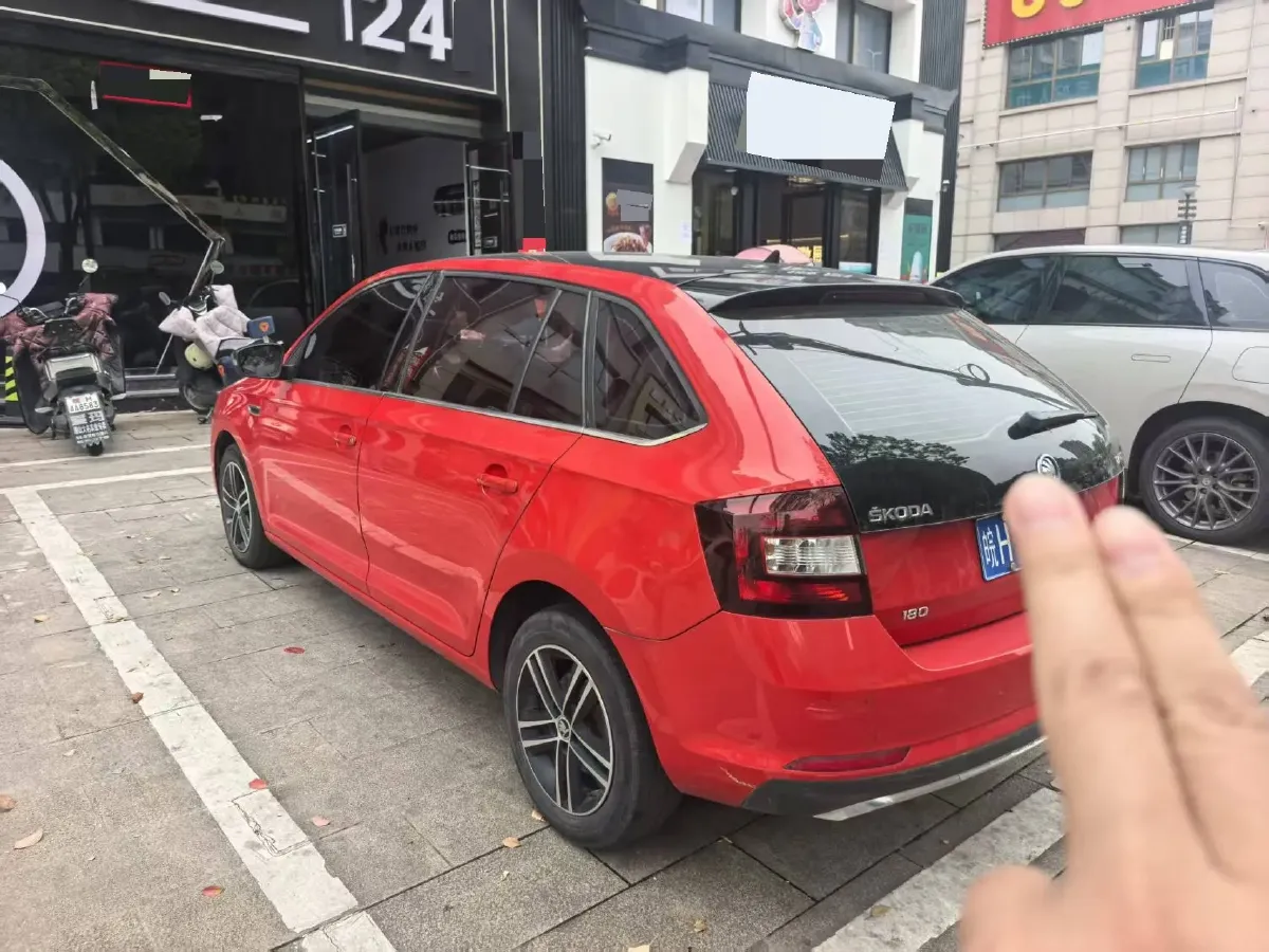 2018 Skoda Rapid Spaceback 1.6L 110HP L4 6AT,autocango,china used car exporter,china ev exporter,chinese used car exporter,chinese used ev exporter