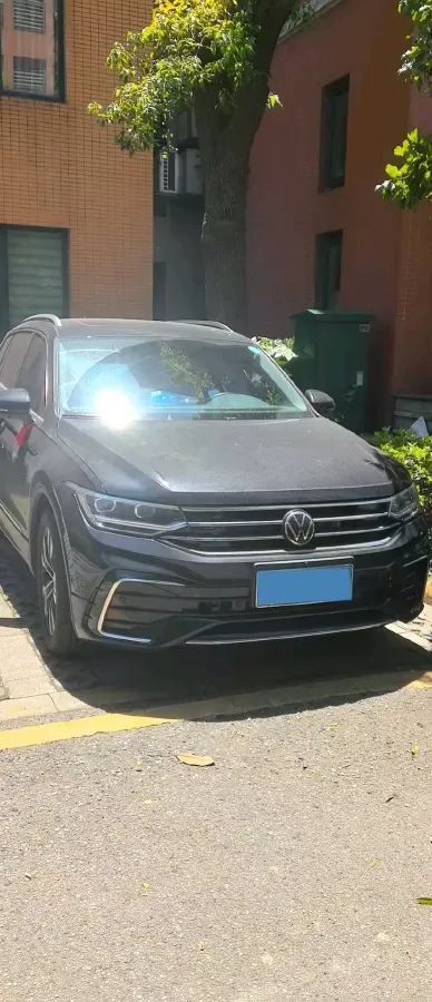 2024 Volkswagen Tiguan L 2.0T 186HP L4 7DCT,autocango,china used car exporter,china ev exporter,chinese used car exporter,chinese used ev exporter