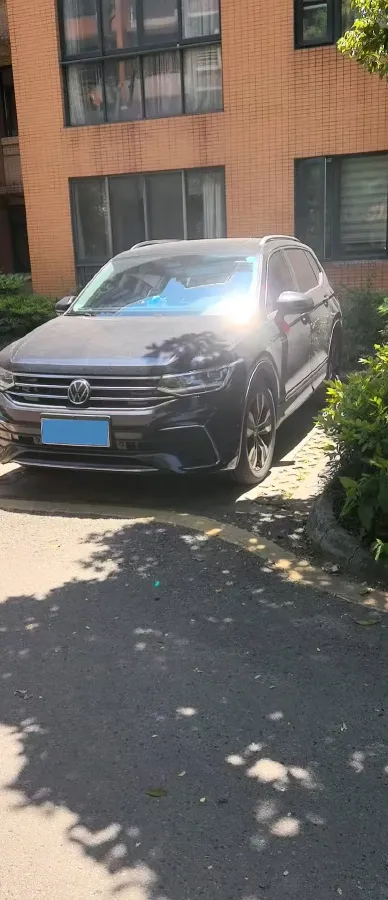2024 Volkswagen Tiguan L 2.0T 186HP L4 7DCT,autocango,china used car exporter,china ev exporter,chinese used car exporter,chinese used ev exporter