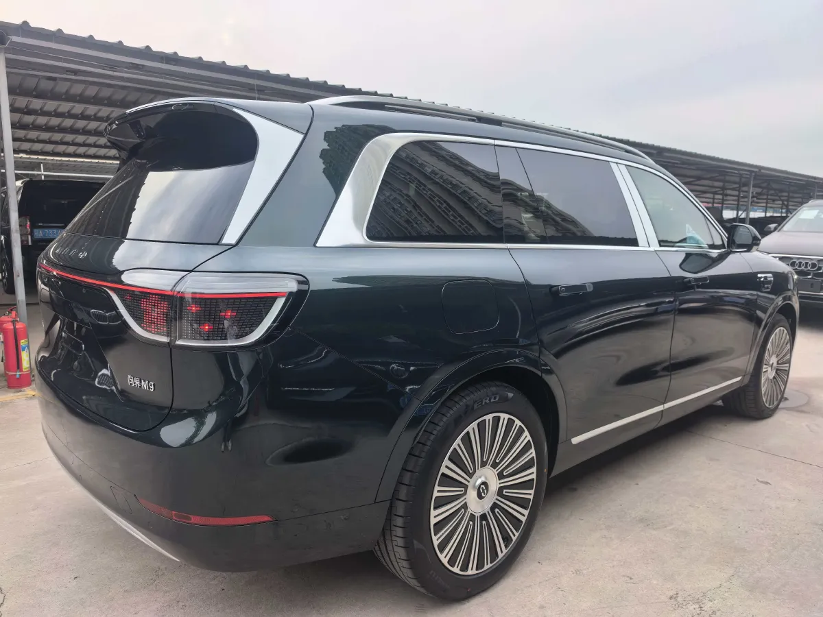 2025 AITO AITO M9 REEV 160HP REEV 52KWH,autocango,china used car exporter,china ev exporter,chinese used car exporter,chinese used ev exporter