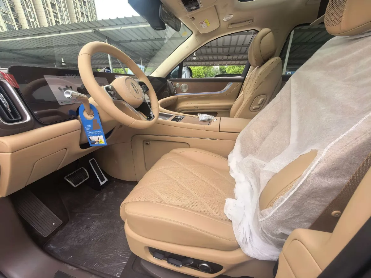 2025 AITO AITO M9 REEV 160HP REEV 52KWH,autocango,china used car exporter,china ev exporter,chinese used car exporter,chinese used ev exporter