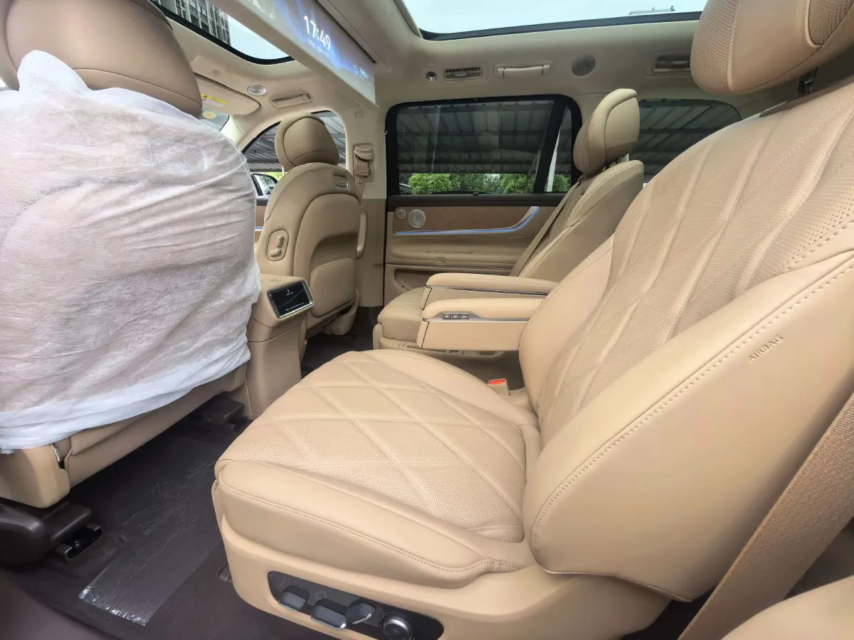 2025 AITO AITO M9 REEV 160HP REEV 52KWH,autocango,china used car exporter,china ev exporter,chinese used car exporter,chinese used ev exporter
