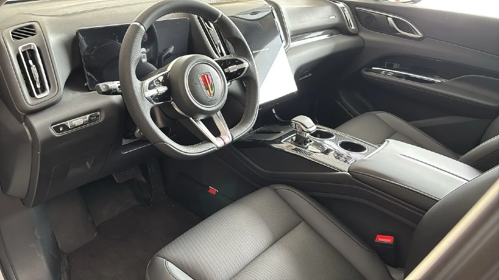 2024 HongQi HS3 1.5T 169HP L4 1DHT PHEV 18.4KWH,autocango,china used car exporter,china ev exporter,chinese used car exporter,chinese used ev exporter