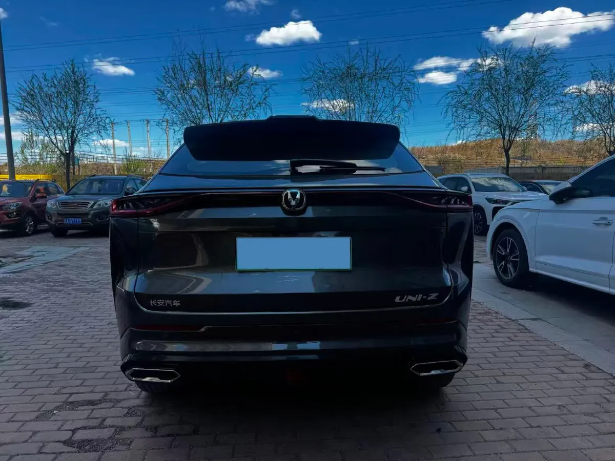 2024 ChangAn UNI-Z 1.5L 98HP L4 E-CVT PHEV 18.4KWH,autocango,china used car exporter,china ev exporter,chinese used car exporter,chinese used ev exporter