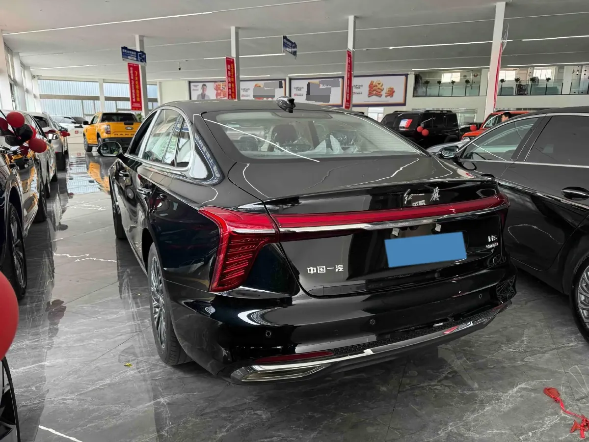 2025 HongQi H5 1.5T 169HP L4 1DHT Hybrid,autocango,china used car exporter,china ev exporter,chinese used car exporter,chinese used ev exporter
