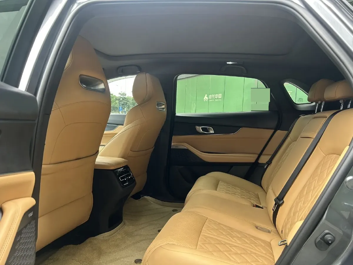 2021 ChangAn UNI-K 2.0T 233HP L4 8AT,autocango,china used car exporter,china ev exporter,chinese used car exporter,chinese used ev exporter