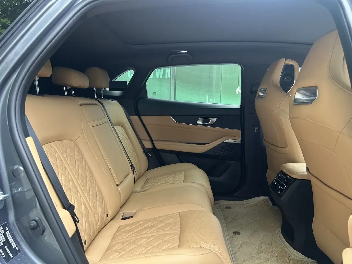 2021 ChangAn UNI-K 2.0T 233HP L4 8AT,autocango,china used car exporter,china ev exporter,chinese used car exporter,chinese used ev exporter