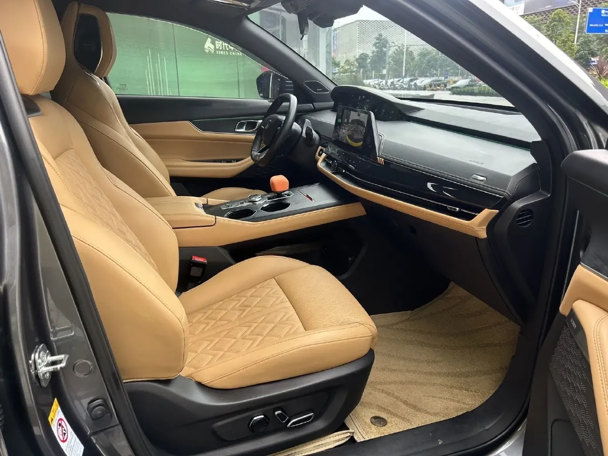 2021 ChangAn UNI-K 2.0T 233HP L4 8AT,autocango,china used car exporter,china ev exporter,chinese used car exporter,chinese used ev exporter