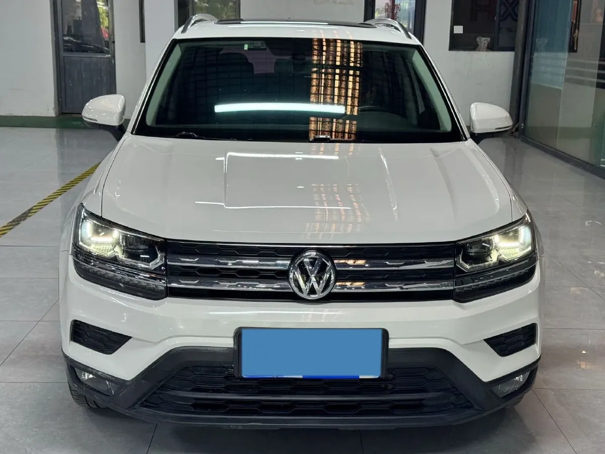 2019 MINI MINI 1.5T 102HP L3 7DCT,autocango,china used car exporter,china ev exporter,chinese used car exporter,chinese used ev exporter