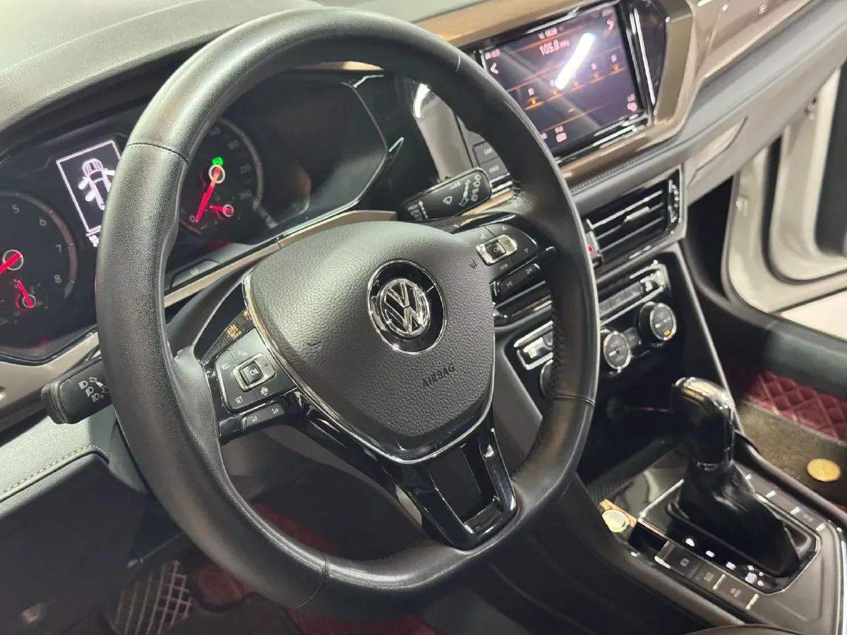 2019 MINI MINI 1.5T 102HP L3 7DCT,autocango,china used car exporter,china ev exporter,chinese used car exporter,chinese used ev exporter