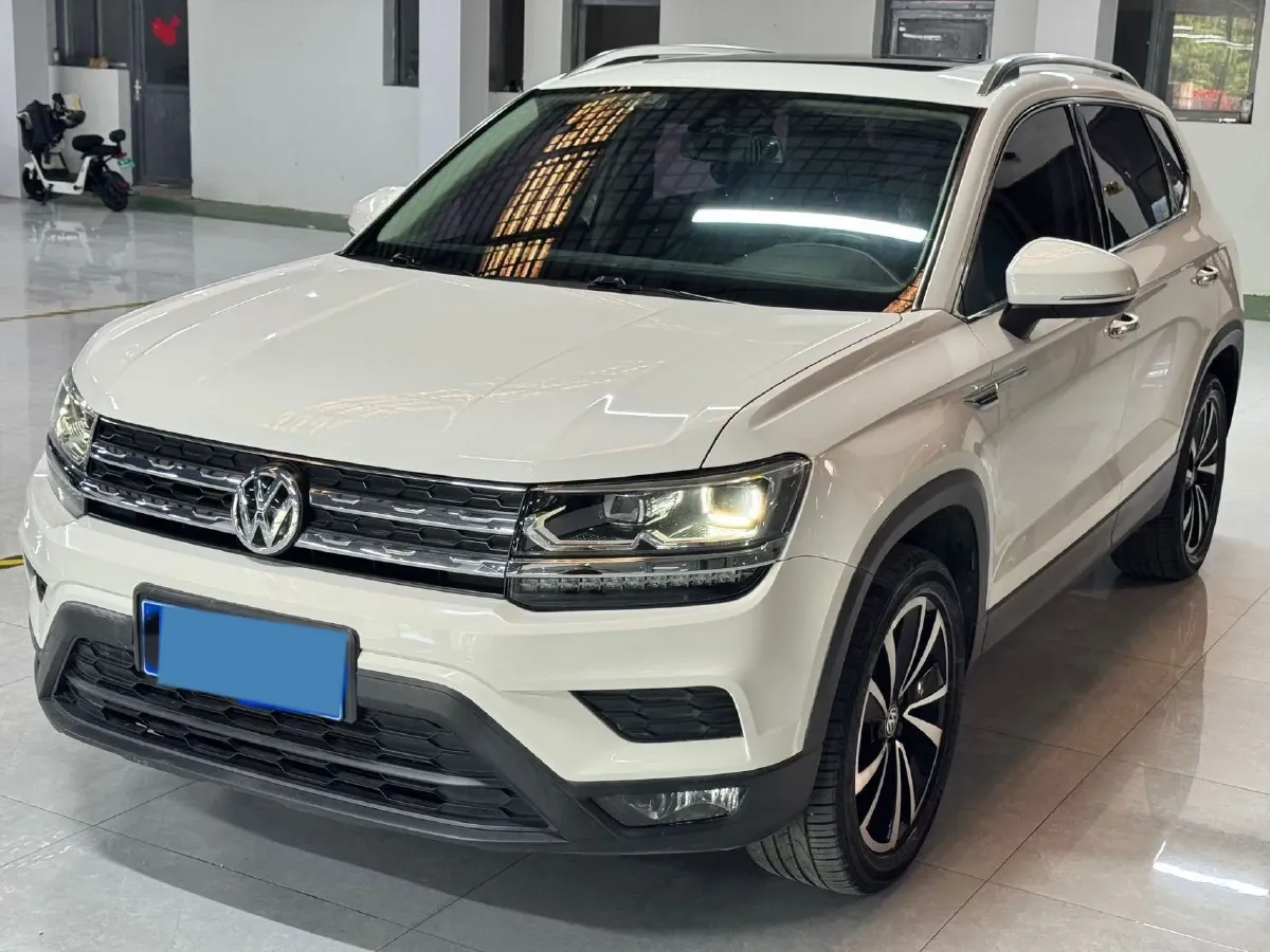 2019 MINI MINI 1.5T 102HP L3 7DCT,autocango,china used car exporter,china ev exporter,chinese used car exporter,chinese used ev exporter
