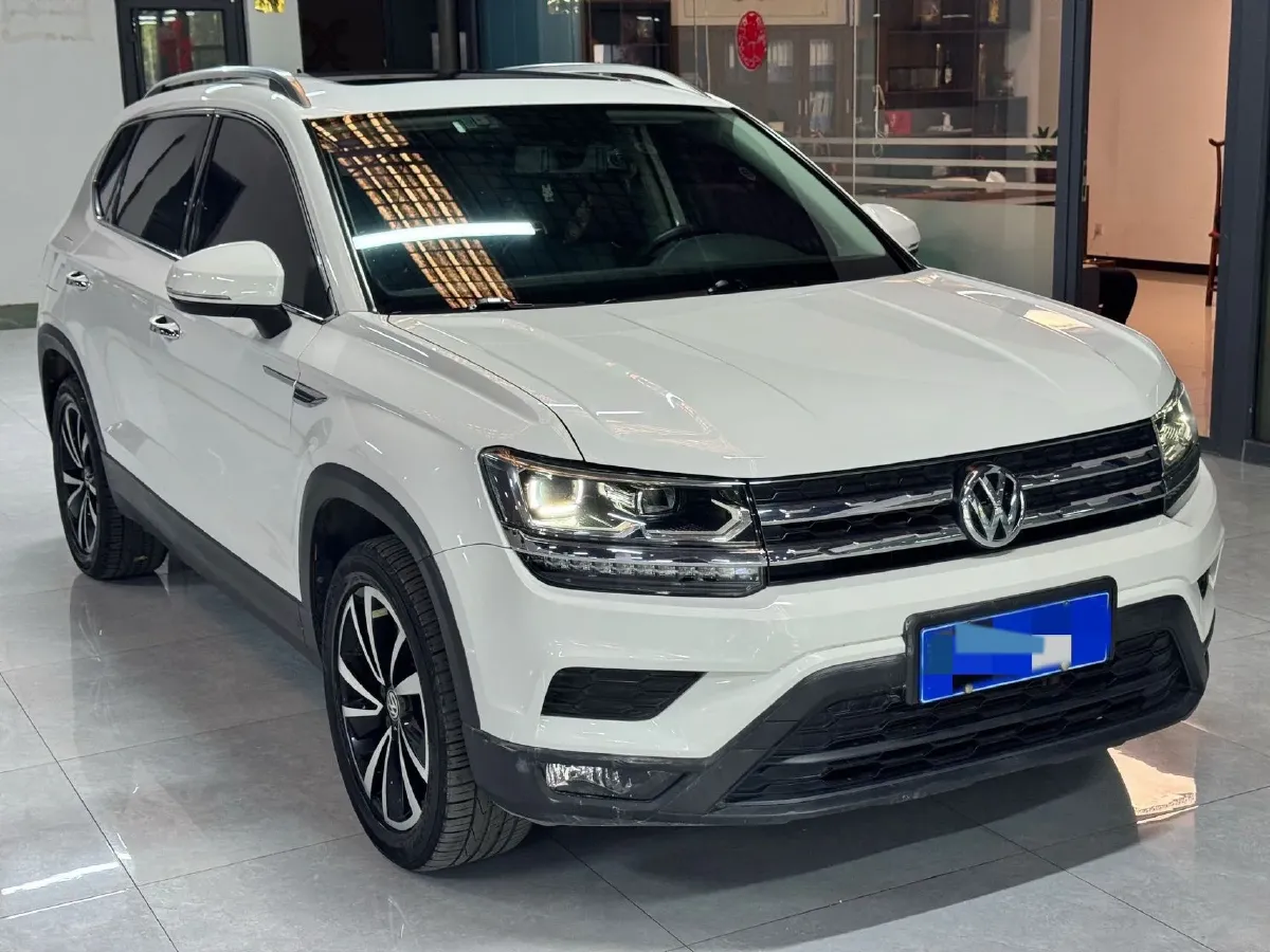 2019 MINI MINI 1.5T 102HP L3 7DCT,autocango,china used car exporter,china ev exporter,chinese used car exporter,chinese used ev exporter