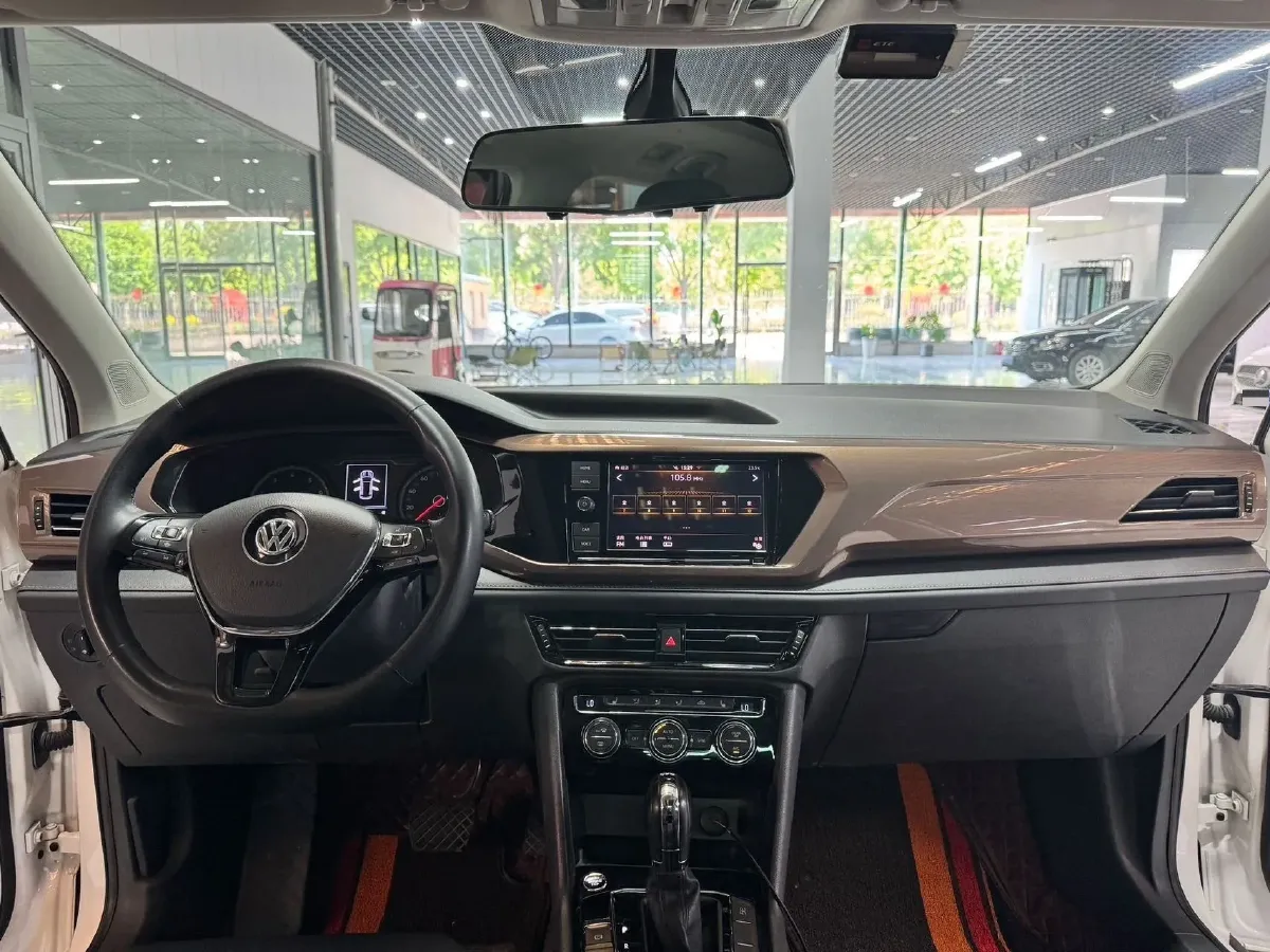 2019 MINI MINI 1.5T 102HP L3 7DCT,autocango,china used car exporter,china ev exporter,chinese used car exporter,chinese used ev exporter
