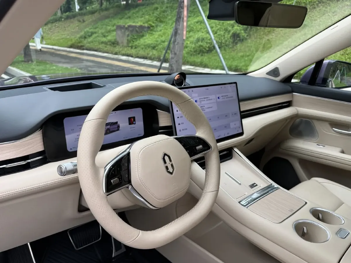2025 AITO AITO M5 1.5T 152HP L4 REEV 42KWH,autocango,china used car exporter,china ev exporter,chinese used car exporter,chinese used ev exporter