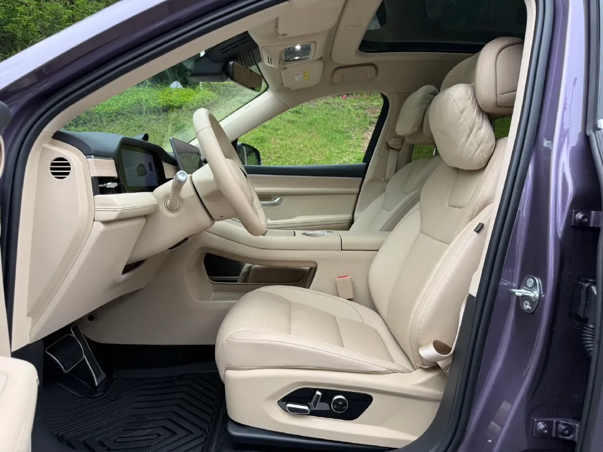 2025 AITO AITO M5 1.5T 152HP L4 REEV 42KWH,autocango,china used car exporter,china ev exporter,chinese used car exporter,chinese used ev exporter