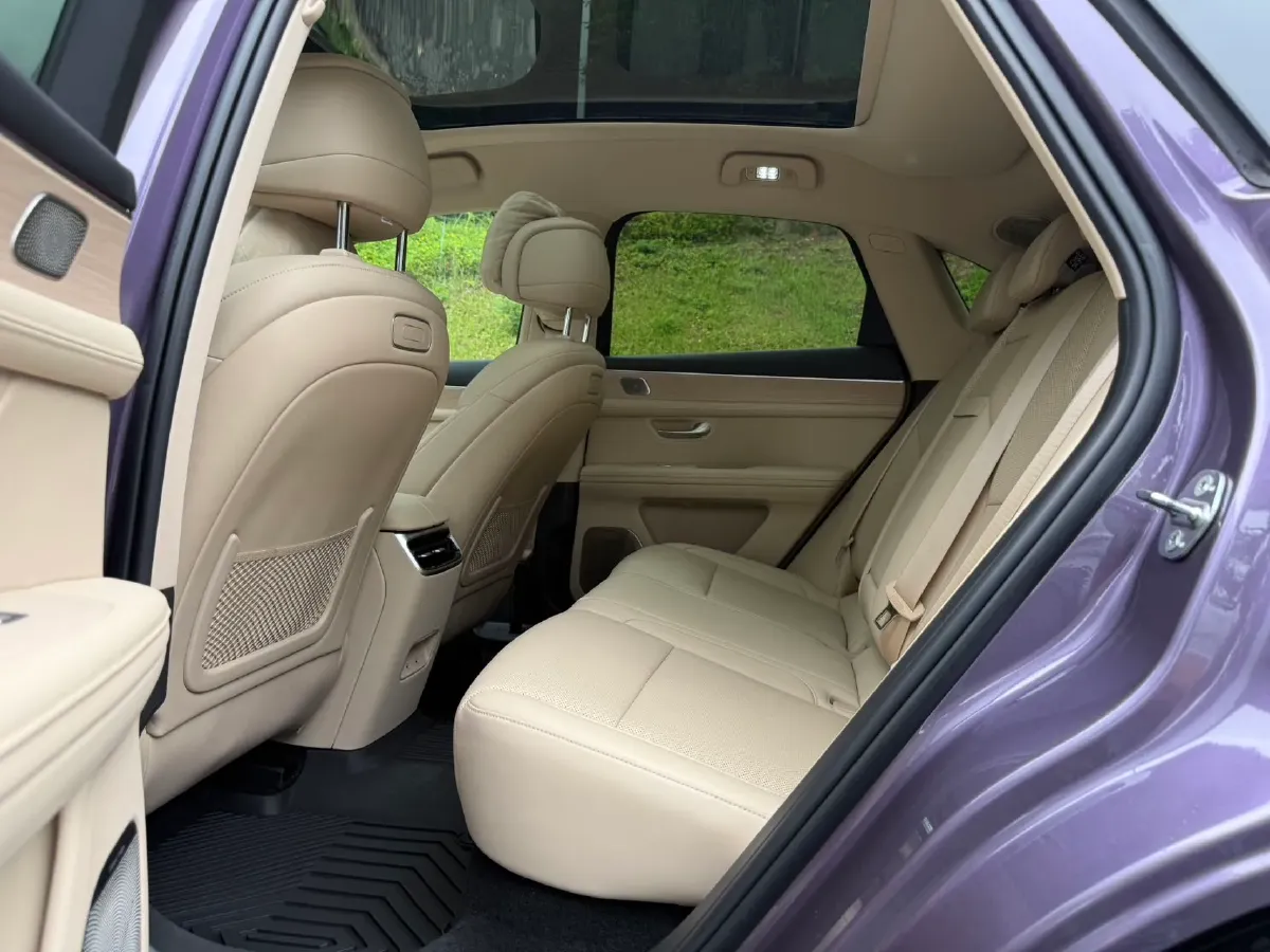 2025 AITO AITO M5 1.5T 152HP L4 REEV 42KWH,autocango,china used car exporter,china ev exporter,chinese used car exporter,chinese used ev exporter