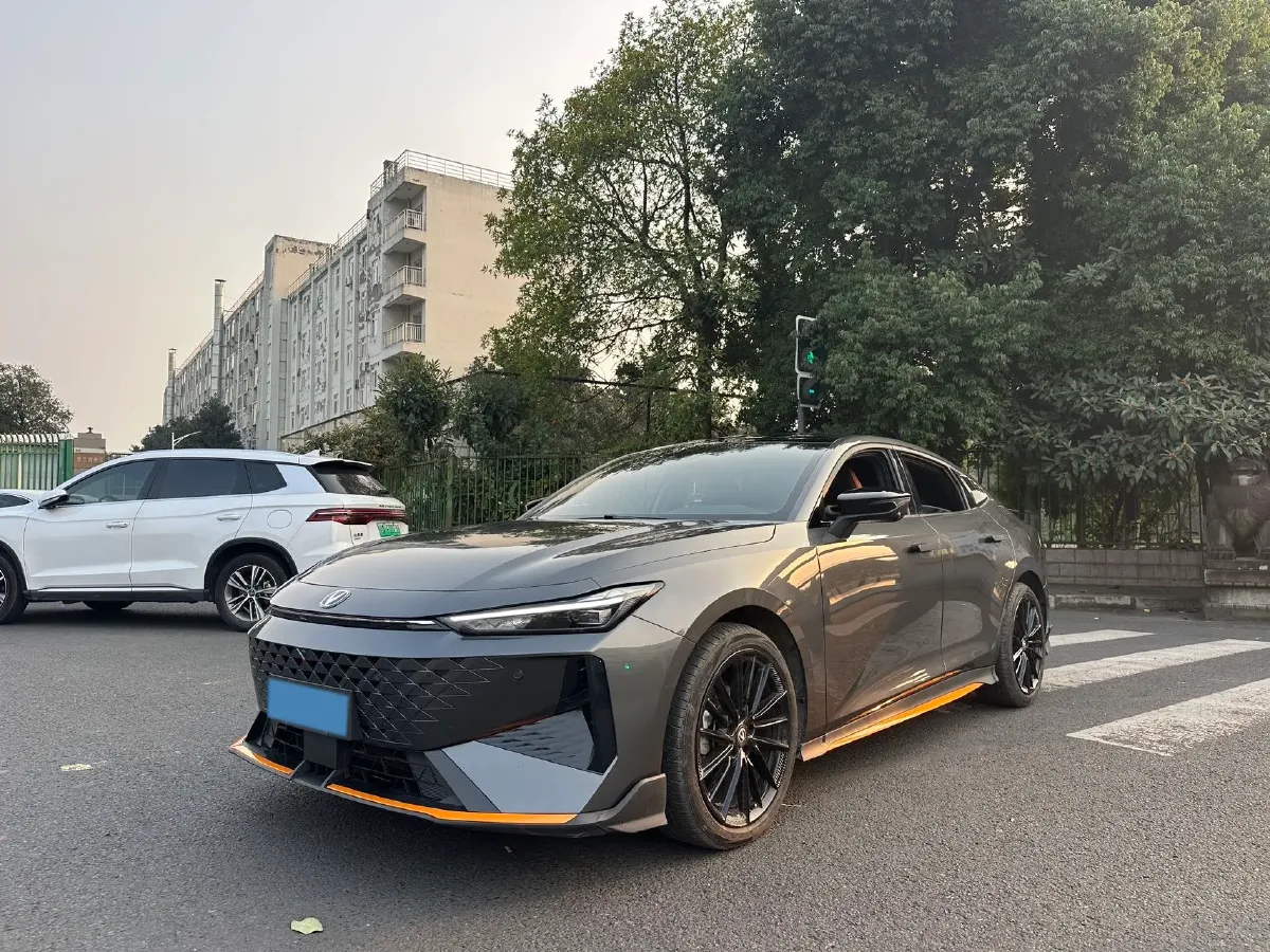 2024 ChangAn UNI-V 1.5T 188HP L4 7DCT,autocango,china used car exporter,china ev exporter,chinese used car exporter,chinese used ev exporter