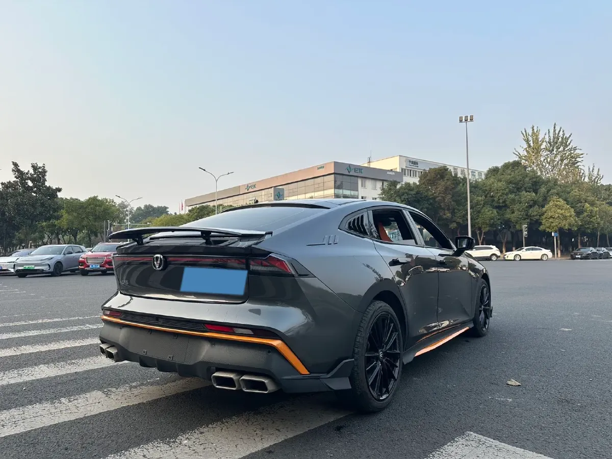 2024 ChangAn UNI-V 1.5T 188HP L4 7DCT,autocango,china used car exporter,china ev exporter,chinese used car exporter,chinese used ev exporter