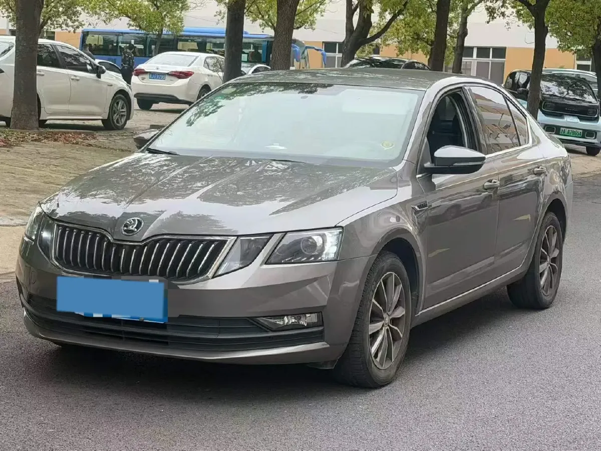 2019 Skoda Octavia 1.5L 116HP L4 6AT,autocango,china used car exporter,china ev exporter,chinese used car exporter,chinese used ev exporter